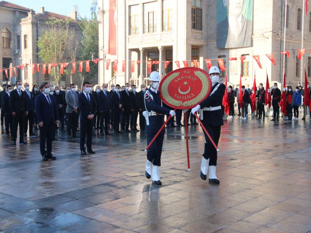 ULU ÖNDER ATATÜRK, SAYGIYLA VE MİNNETLE ANILDI