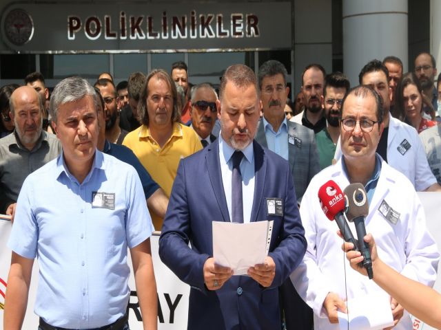 “DOKTORLAR TÜKENDİK ÖLDÜRÜLÜYORUZ”