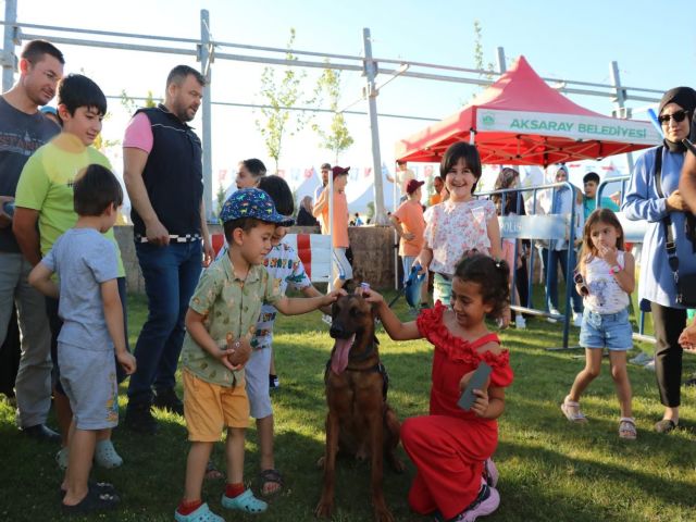 Narkotik Köpeği Yaman, Çocukların Gözdesi Oldu