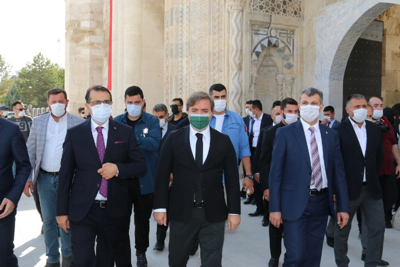 BAKAN DÖNMEZ: "TUZ GÖLÜ’NDEKİ TABİATIN YENİDEN CANLANMASINA DA ŞAHİTLİK EDİYORUZ”