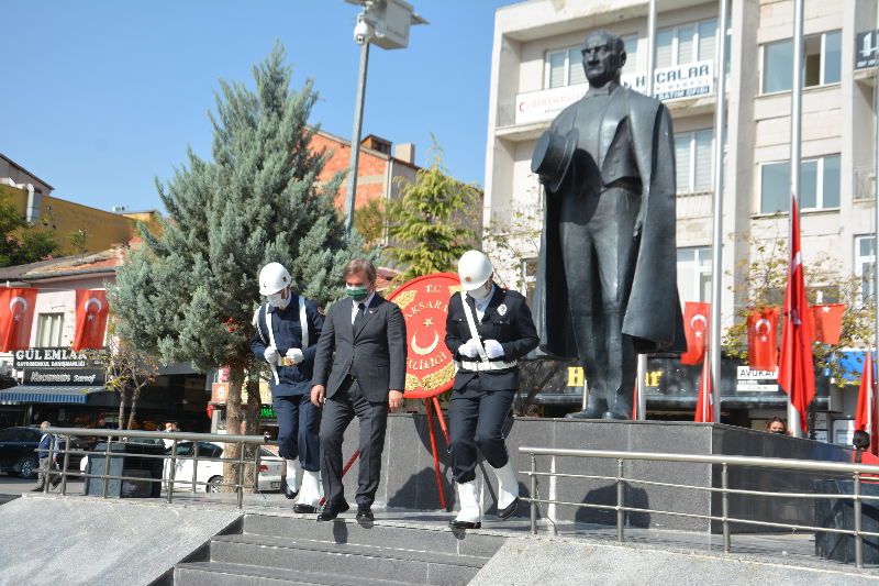 29 EKİM CUMHURİYET BAYRAMI ÇELENK SUNUMU YAPILDI