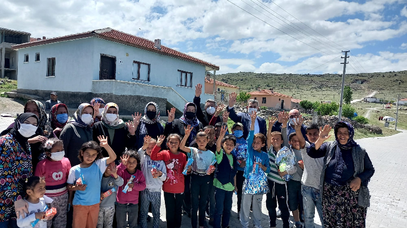 AK Partili Altınsoy “ramazanda onlarca çocuk giydirdik”