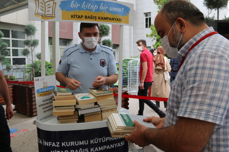 “Bir kitap bir umut” kampanyasına Aksaray’dan büyük destek