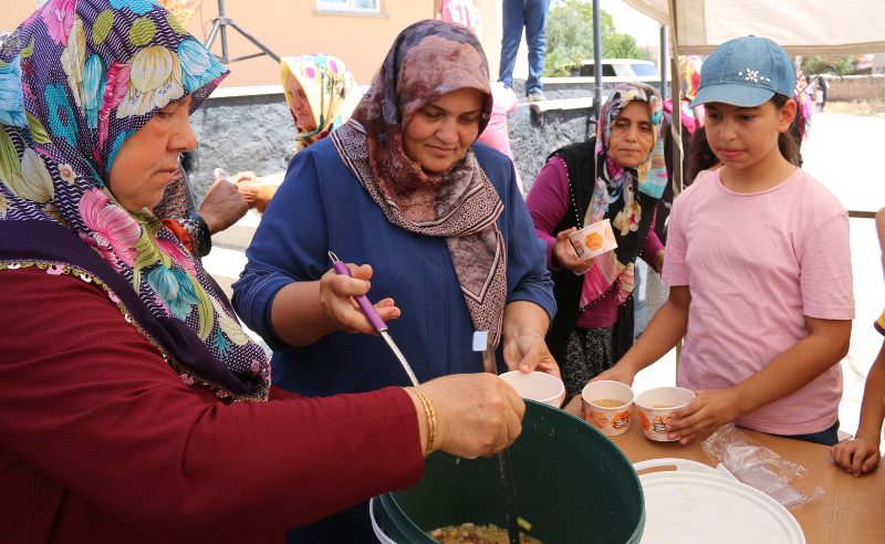 AKHİSAR AŞURE ŞENLİĞİNİ GELENEKSELLEŞTİRMEK İSTİYOR