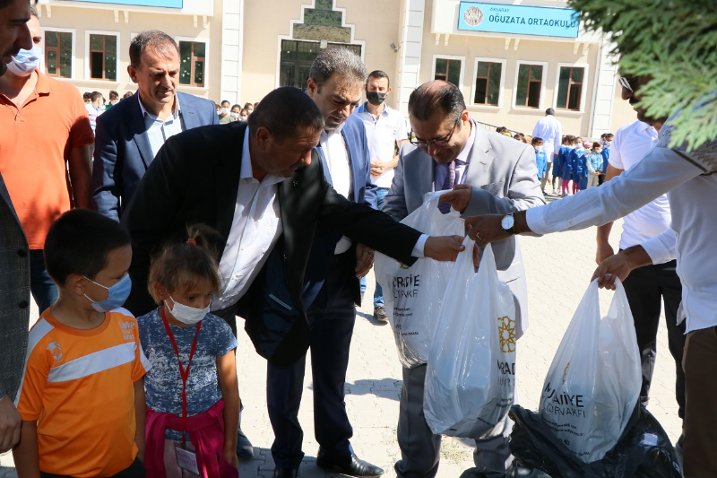 MHP MYK ÜYESİ DUYGULU, “BU OKULDAN KALİTELİ BİR EĞİTİMLE DOKTOR, MÜHENDİS, HAKİM VE SAVCI ÇIKACAK”