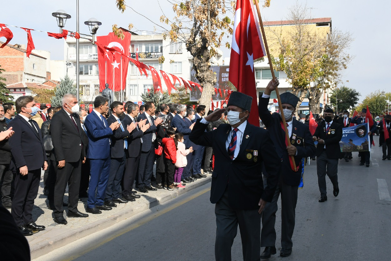 CUMHURİYET COŞKUSU MEYDANA SIĞMADI!