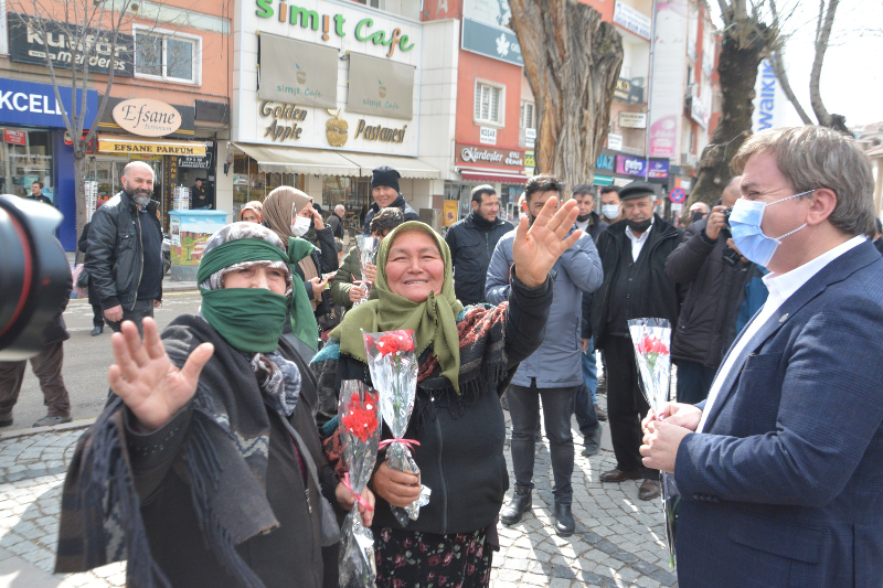 Vali Aydoğdu Kadın Personeli Unutmadı