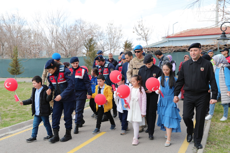 Jandarma Özel Günde Özel Misafirleri Ağırladı