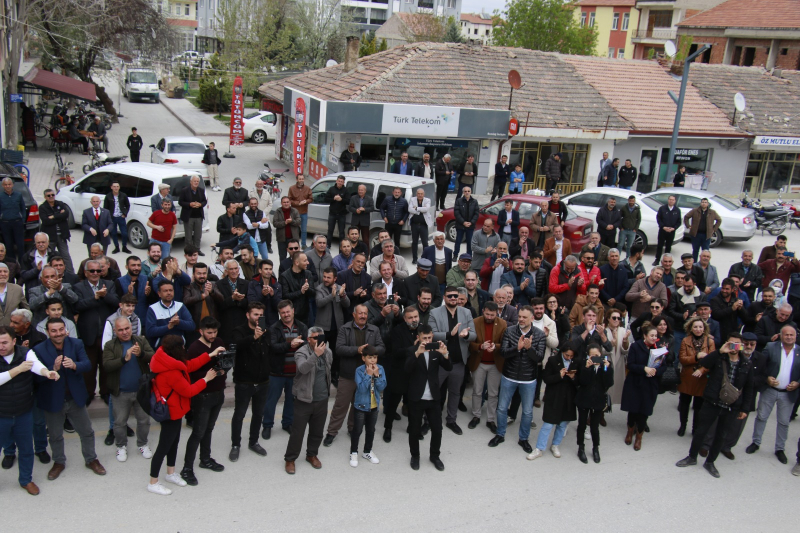 Milletvekili Adayları İlçe Girişinde Konvoy Eşliğinde Karşılandı