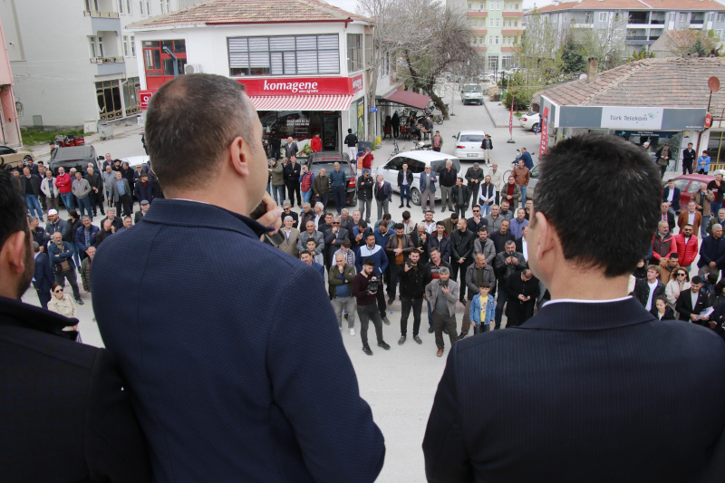 Milletvekili Adayları İlçe Girişinde Konvoy Eşliğinde Karşılandı