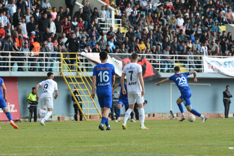 Aksaray’ın Hayalleriyle Değil Futbol Oynayın