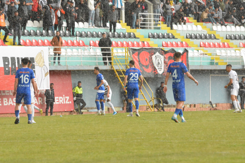 Aksaray’ın Hayalleriyle Değil Futbol Oynayın