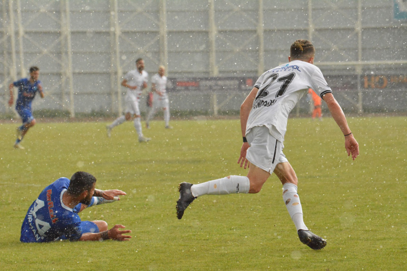 Aksaray’ın Hayalleriyle Değil Futbol Oynayın