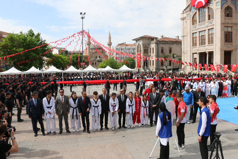 Aksaray 19 Mayıs'ı Coşkuyla Kutladı: Milli Mücadele'nin Ateşi 104 Yıl Önce Yandı