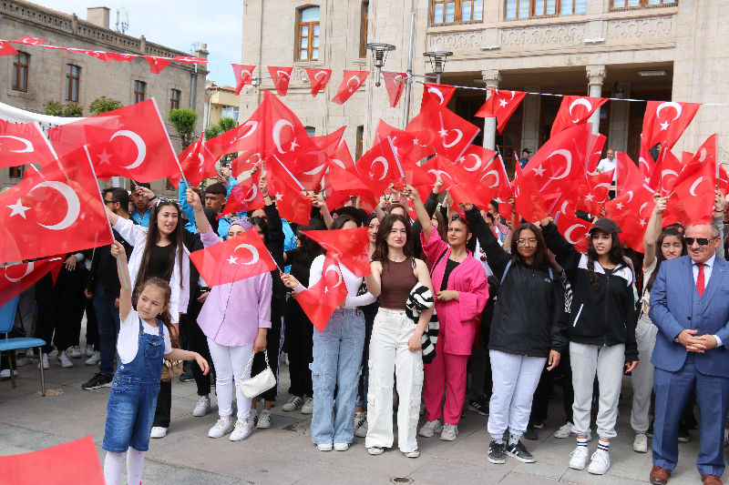 Aksaray 19 Mayıs'ı Coşkuyla Kutladı: Milli Mücadele'nin Ateşi 104 Yıl Önce Yandı