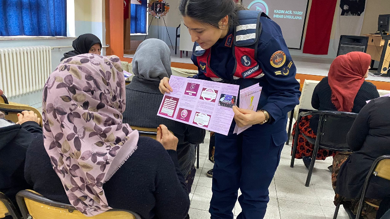 Jandarma Kadına Şiddetle Mücadele İçin Sahada