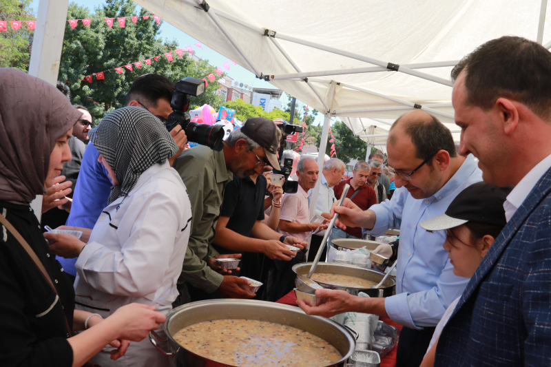 Aksaray Barosu'ndan İki Bin Kişilik Aşure Etkinliği