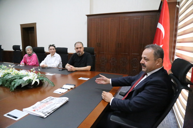 Rektör Arıbaş: Dost, Acıyı Tatlı Söyler