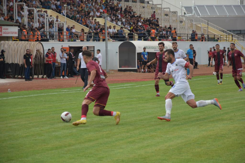 Dağılgan Stadı'nda İlk Yarı Golsüz Bitti