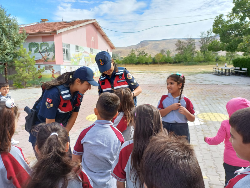 Jandarmadan Öğrencilerin Güvenliği İçin Sıkı Denetim