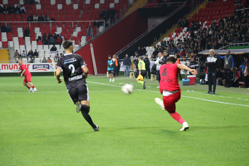 İlk Yarıda Gol Sessizliği