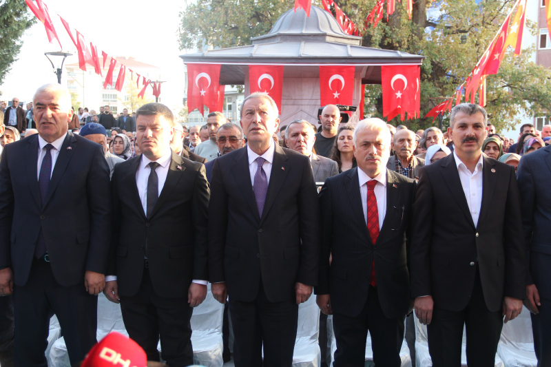 Akar: "Bugün Huzur İçinde Yaşıyorsak Şehitlerimize Borçluyuz"