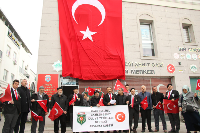 "Terör Örgütünü Destekleyen Kimlik Yoksunlarını Gazi Meclis'ten Çıkarın"