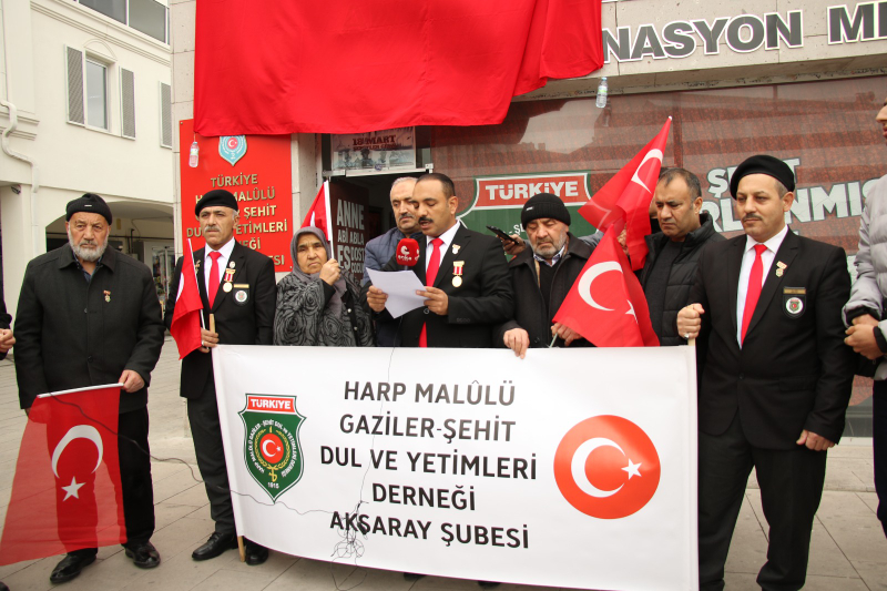 "Terör Örgütünü Destekleyen Kimlik Yoksunlarını Gazi Meclis'ten Çıkarın"