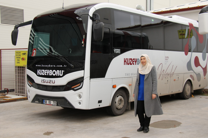 AKSARAY'IN TEK KADIN SERVİS ŞOFÖRÜ FATMA GÜDEN: "BEN ERKEĞİM, BEN KADINIM DEMESİNLER, HERKES SEVDİĞİ İŞİ YAPSIN"