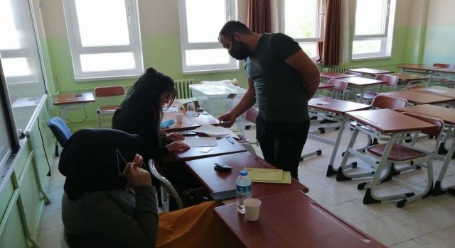 2 Mahallede seçim heyecanı yaşandı