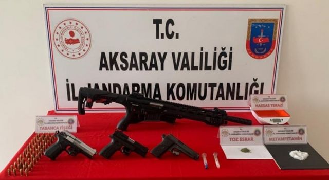 Operasyonda uyuşturucu, tüfek ve tabanca ele geçirildi