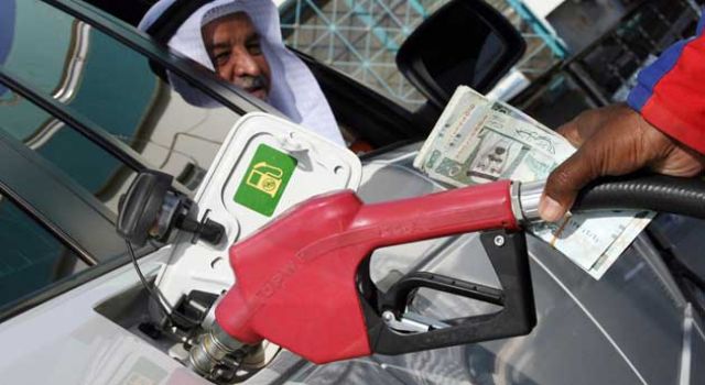 Suudi Arabistan'da Petrole Zam!