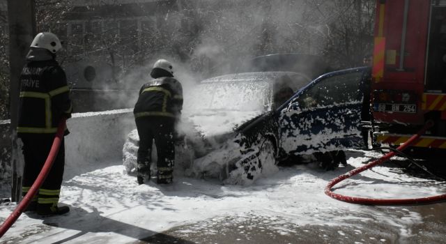 Sanayiden Eve Getirdiği Otomobildi Yandı!