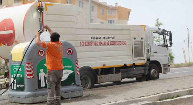 48 Mahallede Konteynerler Yıkanıyor