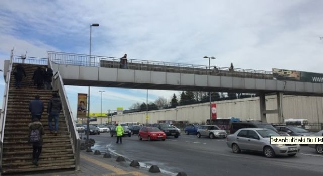 İstanbul'da Üniversite Öğrencisine Üst Geçitte Tecavüz Girişimi