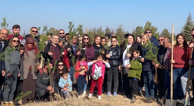 CHP İL ÖRGÜTÜ ATATÜRK HAFTASINA ÖZEL FİDAN DİKME TÖRENİNDE BULUŞTU 