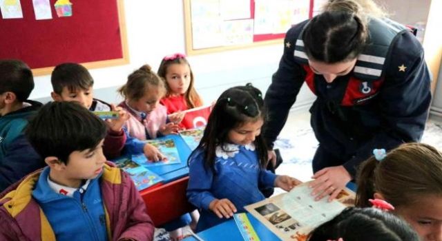 Jandarmadan Öğrencilere Trafik Eğitimi