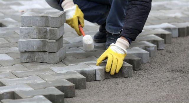 Parke Taşı Ve Bordür Döşeme İşleri Yaptırılacaktır