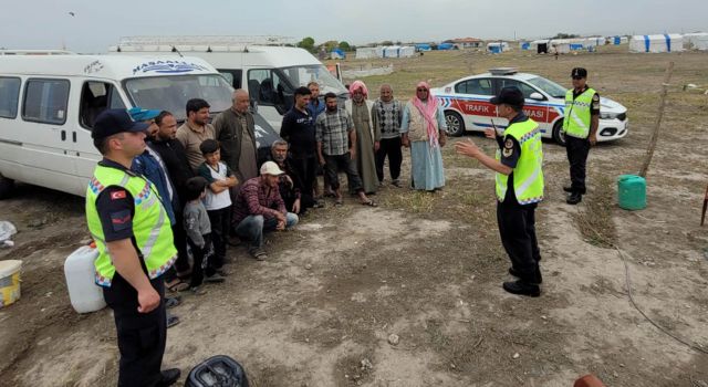 Jandarma Tarım İşçilerini Taşıyan Araçları Denetledi