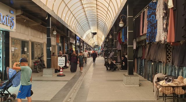 Bayram Alışverişlerinde Beklenen Yoğunluk Yaşanmıyor