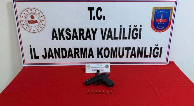 Jandarma Düğünde Havaya Sıkan Şahsı Enseledi