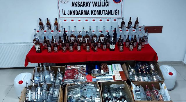 Kaçak Alkol Üreten Şahısların Evi Sahte İçki Fabrikası Çıktı