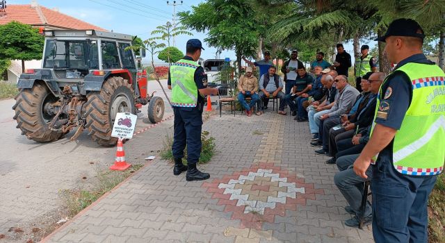 Traktör Sürücülerine Jandarmadan Sıkı Denetim