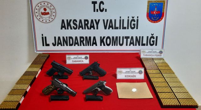 Jandarma Zehir ve Yasadışı Silah Tacirine Acımadı