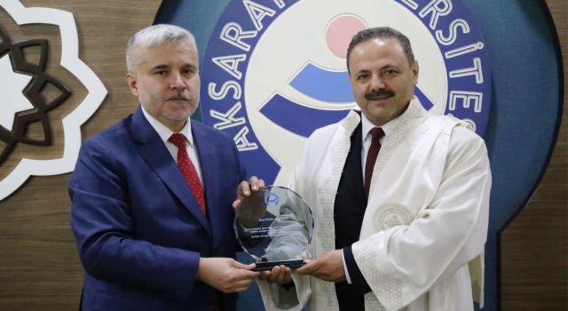 ASÜ'de Prof. Dr. Arıbaş Görevine Başladı