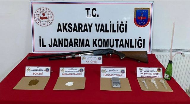 Jandarmadan Zehir Tacirlerinin Evinden Baskın