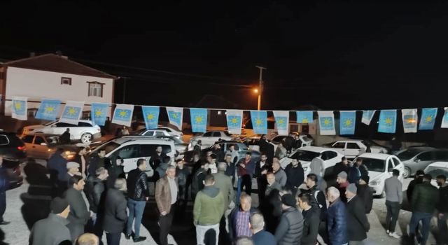 MHP'Lİ Yenikent Belediye Başkanı Dinç, İyi Parti'nin Adayı Okur Lehine Adaylıktan Çekildi