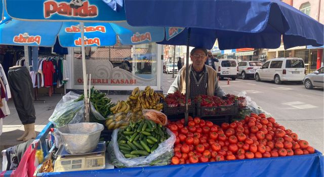 Yaz Meyveleri Tezgâhlara Çıktı Ama Fiyatlar Can Sıkıyor