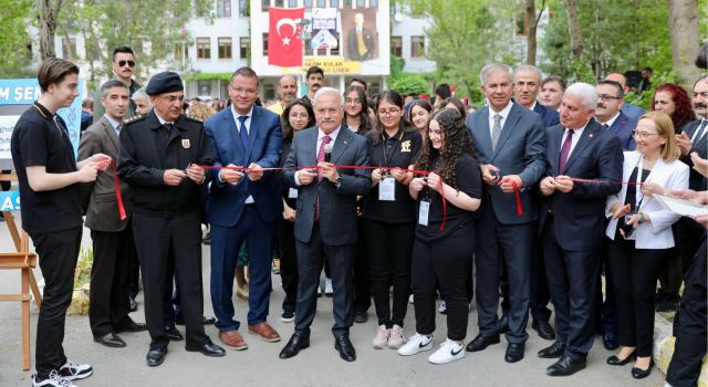 "Zamanı Ve Mekânı Yönlendiren Muhteşem Bir Gençlik Geliyor"