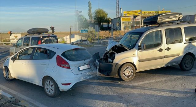 Eşmekaya’da Kaza 5 Yaralı